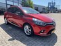 Renault Clio Estate 0.9 TCe Limited Trekhaak Navigatie Parkeersensoren Cruise Control Airco Lichtmetalen Velgen NL Auto APK 06/2027 All Season Banden