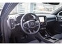 Volvo EX40 Single Motor Plus Europa 70 kWh | Harman Kardon Audio | BLIS | Adaptieve Cruise Control | Stoelverwarming Voor & Achter | Stuurverwarming | Warmtepomp | Parkeersensoren Voor en Achter |