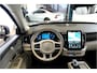 Volvo XC90 2.0 T8 AWD 335kW/456pk Aut8 Recharge Ultra Bright 7P LUCHTVERING + BOWERS&WILKINS + EL. TREKHAAK + ADAPT.CRUISE + PANORAMADAK + HEAD-UP + STOEL-&STUURVERWARMING + LEDEREN DASHBOARD + 360 CAMERA + STOELVENTILATIE + ACHTERBANKVERWARMING + 21" LM-VELGEN!!