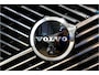 Volvo XC90 2.0 T8 AWD 335kW/456pk Aut8 Recharge Ultra Bright 7P LUCHTVERING + BOWERS&WILKINS + EL. TREKHAAK + ADAPT.CRUISE + PANORAMADAK + HEAD-UP + STOEL-&STUURVERWARMING + LEDEREN DASHBOARD + 360 CAMERA + STOELVENTILATIE + ACHTERBANKVERWARMING + 21" LM-VELGEN!!