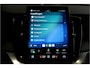 Volvo XC90 2.0 T8 AWD 335kW/456pk Aut8 Recharge Ultra Bright 7P LUCHTVERING + BOWERS&WILKINS + EL. TREKHAAK + ADAPT.CRUISE + PANORAMADAK + HEAD-UP + STOEL-&STUURVERWARMING + LEDEREN DASHBOARD + 360 CAMERA + STOELVENTILATIE + ACHTERBANKVERWARMING + 21" LM-VELGEN!!