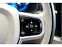 Volvo XC90 2.0 T8 AWD 335kW/456pk Aut8 Recharge Ultra Bright 7P LUCHTVERING + BOWERS&WILKINS + EL. TREKHAAK + ADAPT.CRUISE + PANORAMADAK + HEAD-UP + STOEL-&STUURVERWARMING + LEDEREN DASHBOARD + 360 CAMERA + STOELVENTILATIE + ACHTERBANKVERWARMING + 21" LM-VELGEN!!