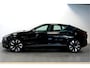 Polestar 4 Long Range Single motor 100 kWh Plus/Pro/Pilot PANORAMADAK + MIST TAILORED KNIT + WARMTEPOMP + AUTOPILOT + 360 CAMERA + PIXEL LED + HARMAN/KARDON + STOEL-&STUURVERWARMING + 22KW LADER + HEAD-UP + PILOT ASSIST + PARKSENSOREN + 21" LM-VELGEN!!