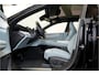 Polestar 4 Long Range Single motor 100 kWh Plus/Pro/Pilot PANORAMADAK + MIST TAILORED KNIT + WARMTEPOMP + AUTOPILOT + 360 CAMERA + PIXEL LED + HARMAN/KARDON + STOEL-&STUURVERWARMING + 22KW LADER + HEAD-UP + PILOT ASSIST + PARKSENSOREN + 21" LM-VELGEN!!