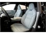 Polestar 4 Long Range Single motor 100 kWh Plus/Pro/Pilot PANORAMADAK + MIST TAILORED KNIT + WARMTEPOMP + AUTOPILOT + 360 CAMERA + PIXEL LED + HARMAN/KARDON + STOEL-&STUURVERWARMING + 22KW LADER + HEAD-UP + PILOT ASSIST + PARKSENSOREN + 21" LM-VELGEN!!