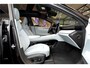 Polestar 4 Long Range Single motor 100 kWh Plus/Pro/Pilot PANORAMADAK + MIST TAILORED KNIT + WARMTEPOMP + AUTOPILOT + 360 CAMERA + PIXEL LED + HARMAN/KARDON + STOEL-&STUURVERWARMING + 22KW LADER + HEAD-UP + PILOT ASSIST + PARKSENSOREN + 21" LM-VELGEN!!