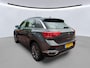 Volkswagen T-Roc 1.0 TSI Style / PARKEER SENSOREN V+A/ CAMERA/ DIGITAL DASH/ NAVI/ AIRCO