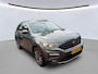 Volkswagen T-Roc 1.0 TSI Style / PARKEER SENSOREN V+A/ CAMERA/ DIGITAL DASH/ NAVI/ AIRCO