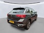 Volkswagen T-Roc 1.0 TSI Style / PARKEER SENSOREN V+A/ CAMERA/ DIGITAL DASH/ NAVI/ AIRCO