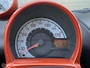 Toyota Aygo 1.0 VVT-i Dynamic Orange 5 deurs - AIRCO - LM VELGEN - EL. RAMEN - BLUETOOTH - CPV - LEDER STUUR - LED - NAP - NL AUTO - NIEUWE APK BIJ AFLEVERING -