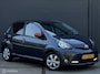 Toyota Aygo 1.0 VVT-i Dynamic Orange 5 deurs - AIRCO - LM VELGEN - EL. RAMEN - BLUETOOTH - CPV - LEDER STUUR - LED - NAP - NL AUTO - NIEUWE APK BIJ AFLEVERING -