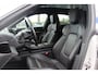 Porsche Taycan Cross Turismo 4 93 kWh / SoH 92,2% / Panoramadak / 360Camera / Passenger Display / Adaptieve Stoelen / Luchtvering / 21'' / Bose / Keyless / Sportchrono / Stoelventilatie / Stoelverwarming 4x / DAB / Cruise Control