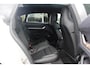 Porsche Taycan Cross Turismo 4 93 kWh / SoH 92,2% / Panoramadak / 360Camera / Passenger Display / Adaptieve Stoelen / Luchtvering / 21'' / Bose / Keyless / Sportchrono / Stoelventilatie / Stoelverwarming 4x / DAB / Cruise Control