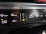 Kia Sorento 1.6 T-GDi Plug-in Hybrid 4WD DynamicLine | 7-Pers | Stoelverwarming | Adaptieve cruise control | Dodehoekassistentie | Parkeersensoren, voor- en achterzijde |
