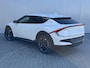 Kia EV6 Light Edition 63 kWh | Facelift | Trekhaak | Parkeercamera | Keyless Entry | Stoelverwarming | Apple Carplay/Android Auto | Led Koplampen | 19" |
