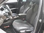 Peugeot 2008 SUV GT Pack 130pk Automaat | Schuif-/Kanteldak | Stoelverwarming | Focal Hifi