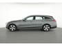 Mercedes-Benz C-klasse Estate 300 e Plug-In Hybride Luxury | Machiatobeige int. | Distronic | Digital Licht | 360°-camera | Augmented Reality | Memory | Car Play | Inclusief 24 maanden Mercedes-Benz Certified garantie voor Europa.