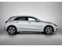 Mercedes-Benz A-klasse 250 e Plug-In Hybride Ledkoplampen | Stoelverwarming | Parkeerpakket met achteruitrijcamera | Dodehoekassistent. Inclusief 24 maanden MB Certified garantie voor Europa.