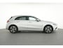 Mercedes-Benz A-klasse 250 e Plug-In Hybride Ledkoplampen | Stoelverwarming | Parkeerpakket met achteruitrijcamera | Dodehoekassistent. Inclusief 24 maanden Mercedes-Benz Certified garantie voor Europa.