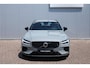 Volvo V60 2.0 T8 Plug-in hybrid AWD Plus Dark | Elektrisch verstelbare stoelen met geheugenfunctie | Premium audiosysteem van Harman Kardon | Semi-elektrische trekhaak | Stoelverwarming vóór en achter | Stuurverwarming | 360°-camera |