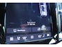 Volvo V60 2.0 T8 Plug-in hybrid AWD Plus Dark | Elektrisch verstelbare stoelen met geheugenfunctie | Premium audiosysteem van Harman Kardon | Semi-elektrische trekhaak | Stoelverwarming vóór en achter | Stuurverwarming | 360°-camera |