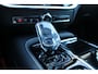 Volvo V60 2.0 T8 Plug-in hybrid AWD Plus Dark | Elektrisch verstelbare stoelen met geheugenfunctie | Premium audiosysteem van Harman Kardon | Semi-elektrische trekhaak | Stoelverwarming vóór en achter | Stuurverwarming | 360°-camera |