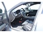 Volvo V60 2.0 T8 Plug-in hybrid AWD Plus Dark | Elektrisch verstelbare stoelen met geheugenfunctie | Premium audiosysteem van Harman Kardon | Semi-elektrische trekhaak | Stoelverwarming vóór en achter | Stuurverwarming | 360°-camera |