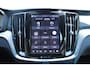 Volvo V60 2.0 T8 Plug-in hybrid AWD Plus Dark | Elektrisch verstelbare stoelen met geheugenfunctie | Premium audiosysteem van Harman Kardon | Semi-elektrische trekhaak | Stoelverwarming vóór en achter | Stuurverwarming | 360°-camera |