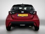 Toyota Yaris 1.5 Hybrid Active | 1e Eigenaar | NIEUW GELEVERD & ONDERHOUDEN | Metallic Rood | Apple Carplay / Android Auto |
