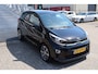 Kia Picanto 1.0 CVVT Design Edition Achteruitrijcamera/Cruise control/Climate control/Lederen bekleding/Navigatie/Elektrisch inklapbare spiegels/Licht metalen velgen/Led dagrijverlichting