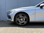 Volvo V60 T6 AUT8 310PK Inscription, Standkachel | Adaptieve Cruise Control met Pilot Assist | BLIS Dodehoekdetectie | 19 inch lichtmetalen velgen | Trekhaak, semi elektrisch inklapbaar | Park Assist voor & achter met camera |