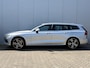 Volvo V60 T6 AUT8 310PK Inscription, Standkachel | Adaptieve Cruise Control met Pilot Assist | BLIS Dodehoekdetectie | 19 inch lichtmetalen velgen | Trekhaak, semi elektrisch inklapbaar | Park Assist voor & achter met camera |
