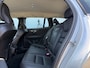 Volvo V60 T6 AUT8 310PK Inscription, Standkachel | Adaptieve Cruise Control met Pilot Assist | BLIS Dodehoekdetectie | 19 inch lichtmetalen velgen | Trekhaak, semi elektrisch inklapbaar | Park Assist voor & achter met camera |