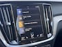 Volvo V60 T6 AUT8 310PK Inscription, Standkachel | Adaptieve Cruise Control met Pilot Assist | BLIS Dodehoekdetectie | 19 inch lichtmetalen velgen | Trekhaak, semi elektrisch inklapbaar | Park Assist voor & achter met camera |