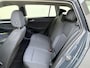 Volkswagen Golf Variant 1.5 eTSI Life Business | Trekhaak | Adaptieve cruise control | Navigatie | Stoel- en stuurwielverwarming | Lane assist | Sfeerverlichting | Carplay |