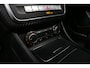 Mercedes-Benz A-klasse 200 AMG Line / A45 AMG Diffuser / Panamericana Grille / Panoramadak / Carbon interieurdelen / Stoelverwarming / LED High Performance / Cruise Control / 18'' LMV / Agility Control / PDC V+A