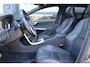 Volvo V60 2.0 T4 Business Sport R-Design | NAP | 190 PK | Pano | Camera | Leder | Clima | Stoelverwarming | Trekhaak |