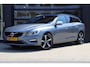 Volvo V60 2.0 T4 Business Sport R-Design | NAP | 190 PK | Pano | Camera | Leder | Clima | Stoelverwarming | Trekhaak |