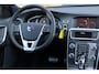 Volvo V60 2.0 T4 Business Sport R-Design | NAP | 190 PK | Pano | Camera | Leder | Clima | Stoelverwarming | Trekhaak |