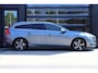 Volvo V60 2.0 T4 Business Sport R-Design | NAP | 190 PK | Pano | Camera | Leder | Clima | Stoelverwarming | Trekhaak |