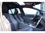 Volvo V60 2.0 T4 Business Sport R-Design | NAP | 190 PK | Pano | Camera | Leder | Clima | Stoelverwarming | Trekhaak |
