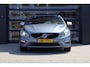Volvo V60 2.0 T4 Business Sport R-Design | NAP | 190 PK | Pano | Camera | Leder | Clima | Stoelverwarming | Trekhaak |