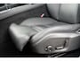 Volvo XC60 2.0 T6 Plug-in hybrid AWD Plus Bright | Luchtvering | Verwarmde voorstoelen & Stuurwiel | Adaptieve Cruise Control | BLIS Dodehoekdetectie | Trekhaak semi elektrisch inklapbaar