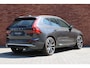 Volvo XC60 2.0 T6 Plug-in hybrid AWD Plus Bright | Luchtvering | Verwarmde voorstoelen & Stuurwiel | Adaptieve Cruise Control | BLIS Dodehoekdetectie | Trekhaak semi elektrisch inklapbaar