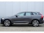 Volvo XC60 2.0 T6 Plug-in hybrid AWD Plus Bright | Luchtvering | Verwarmde voorstoelen & Stuurwiel | Adaptieve Cruise Control | BLIS Dodehoekdetectie | Trekhaak semi elektrisch inklapbaar