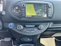 Toyota Yaris 1.5 Hybrid Bi-Tone |Automaat|climate controle| dakspoiler| extra getint glas| 12 maanden Bovag Garantie|