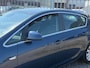 Opel Astra 1.4 Turbo Cosmo 120PK! NL AUTO NAP 2EIGENAAR! NAVI l Cruise l PDC l Airco l TREKHAAK l LEER! DEALER OH l TOPSTAAT!