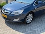 Opel Astra 1.4 Turbo Cosmo 120PK! NL AUTO NAP 2EIGENAAR! NAVI l Cruise l PDC l Airco l TREKHAAK l LEER! DEALER OH l TOPSTAAT!