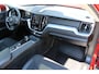 Volvo XC60 2.0 Recharge T6 AWD Inscription | Incl. 12 maanden Garantie | Panorama dak | Elektrisch wegklapbare trekhaak | Stoel/stuurverwarming | Achterbank verwarming | Climate controle | Achteruitrijcamera | Elektrische kofferbakklep | Navigatie | Apple CarPlay/Android Auto | Schuif/kantel dak | Virtual cockpit | Dodehoek detectie |