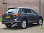 Volkswagen Tiguan 1.4 TSI eHybrid 110 KW, R-Line Business+, Navigatie, Climt, Cruise, Pano. dak.